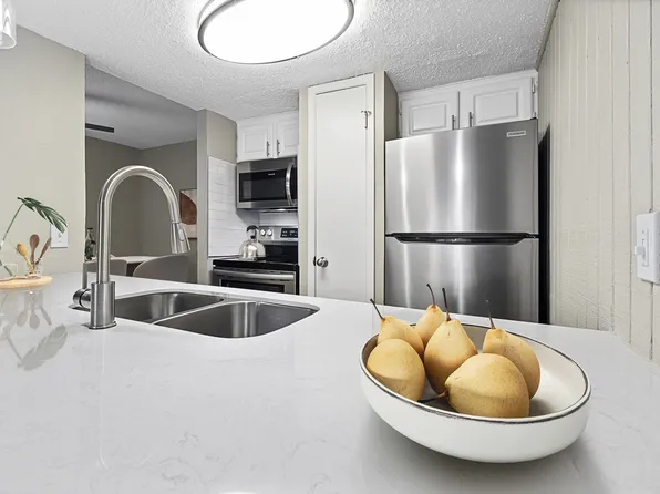 Lexington Apartment Homes