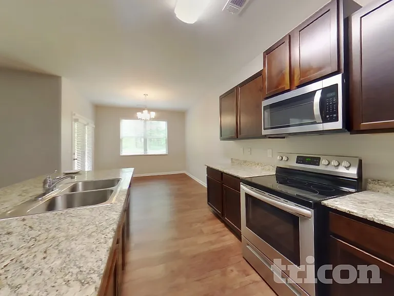 474 Lake Ridge Ln — Photo 6
