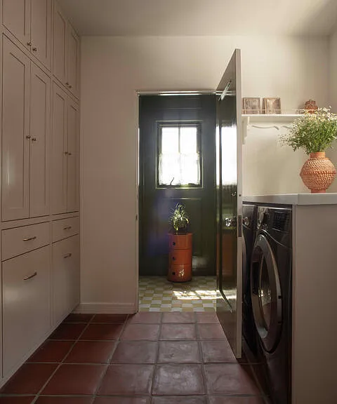 5662 Berkshire Dr — Photo 14