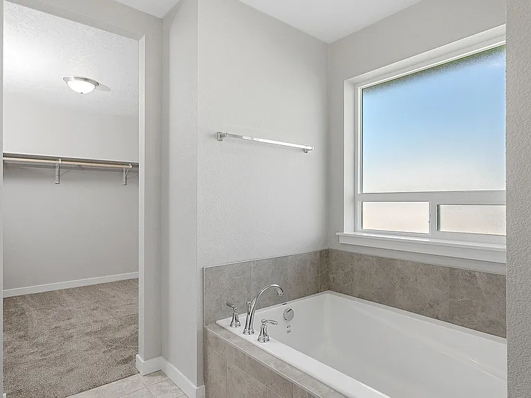 678 E Taper St — Photo 12