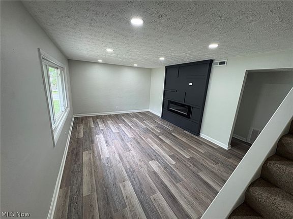 5th image of 2300 Giffels Dr