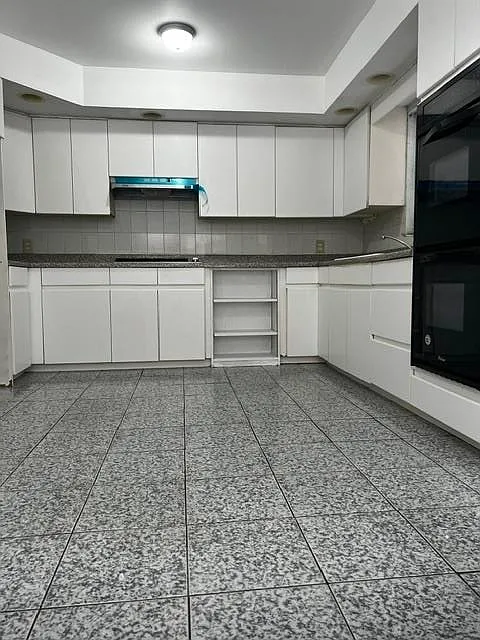 2 bed, 1.0 bath, 900 sqft, $2,300 — Photo 4