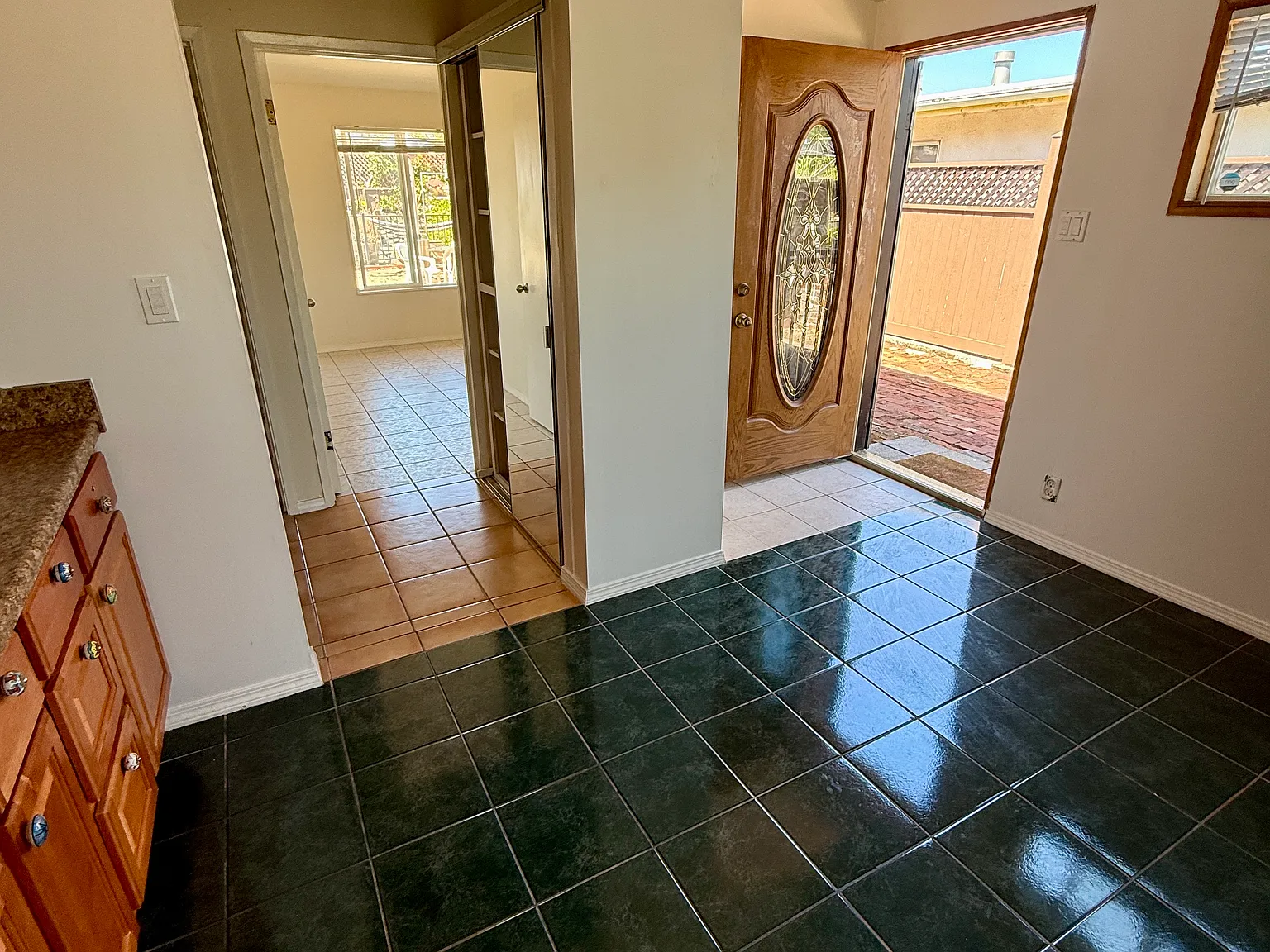 2 bed, 464 sqft, $2,500 — Photo 3