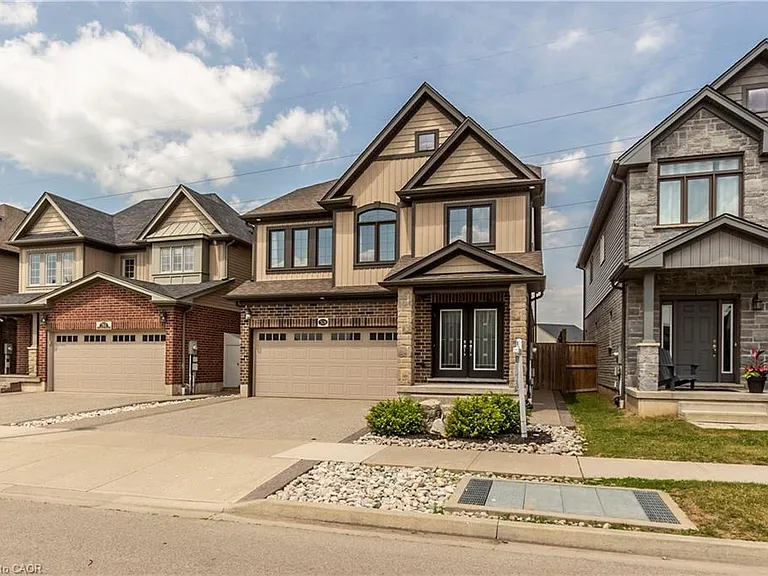 508 Netherwood Cres — Photo 3