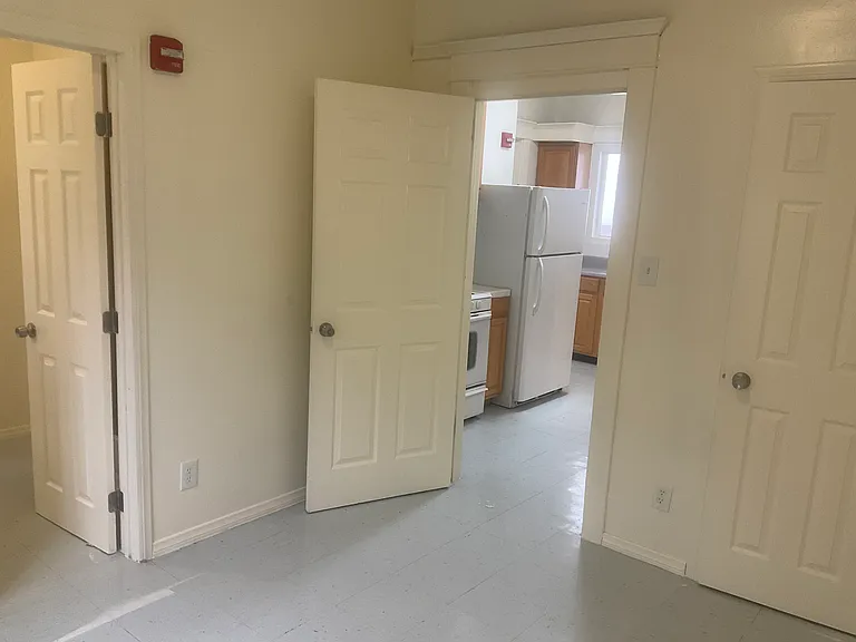 1412 W Jefferson Blvd — Photo 27