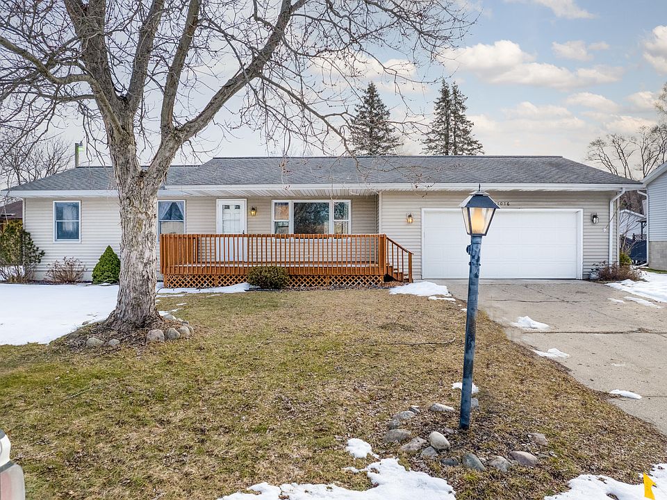 1016 Loudon St, Big Rapids, MI 49307 Zillow