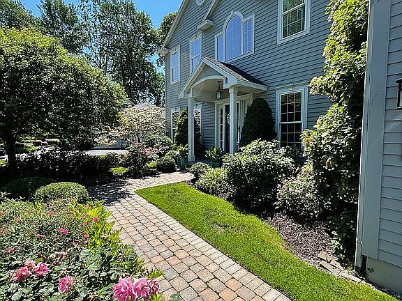 3rd image of 2716 Hiltonwood Rd