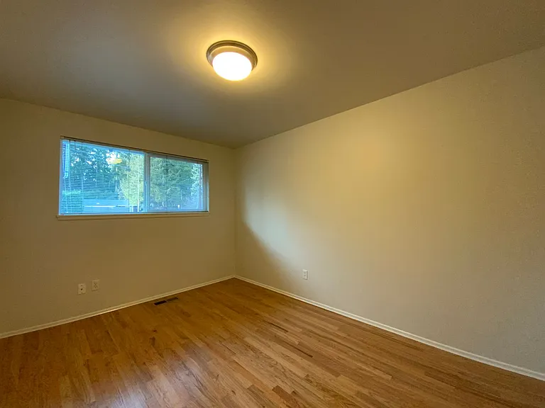 1628 202nd Pl SW — Photo 13