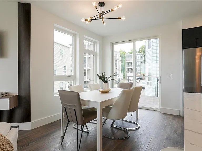 29 Woodford St #1 — Photo 6