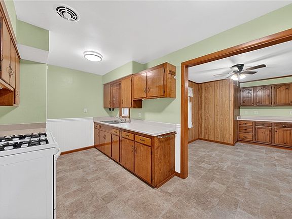4th image of 16504 Shelby Dr