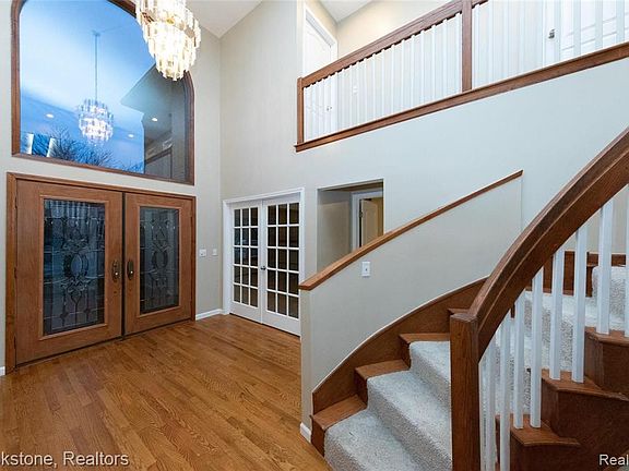 5th image of 15002 Knightsbridge Dr