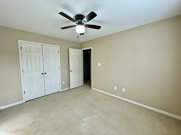 219 Bennington Dr — Photo 15