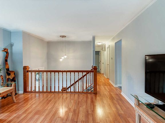4th image of 3208 Saratoga Dr