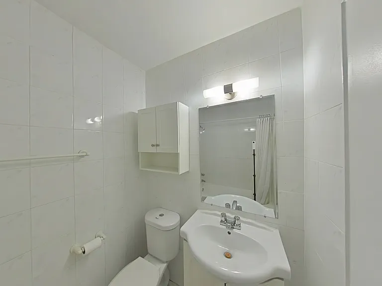 6 The Donway E #210 — Photo 14