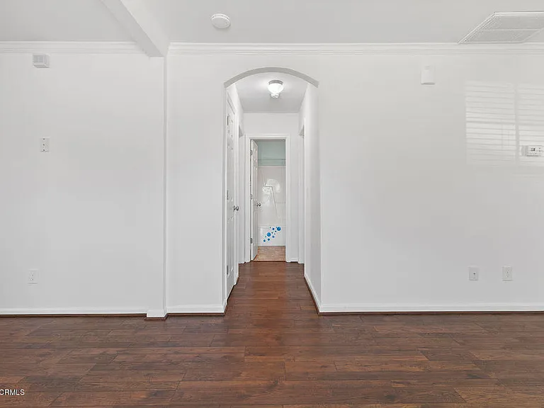 Hallway, second full bathroom