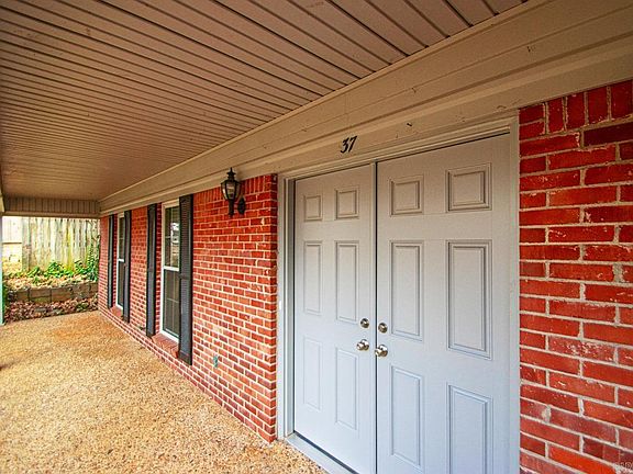 2nd image of 37 Coachlight Dr