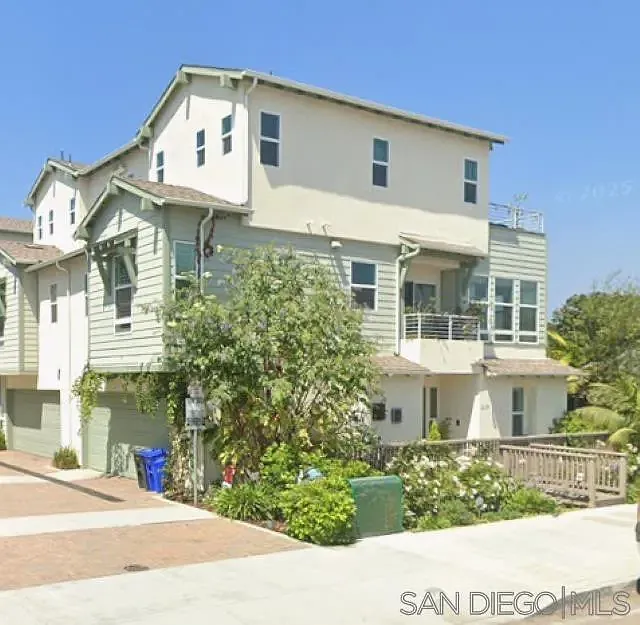 2675 Roosevelt St