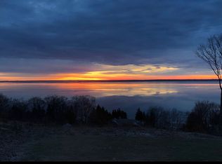 1181 S Bay View Trl, Suttons Bay, MI 49682