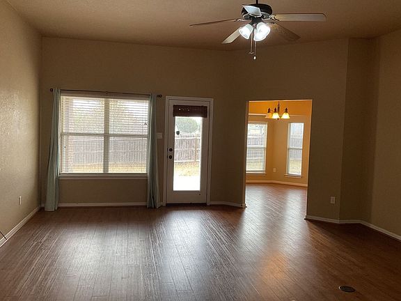5th image of 3508 Lauren St