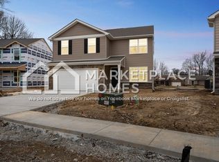 9011 Auburn Woods Rd, Louisville, KY 40214