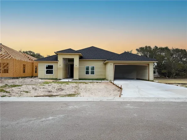 110 Haven Woods Dr, Rockport, TX 78382