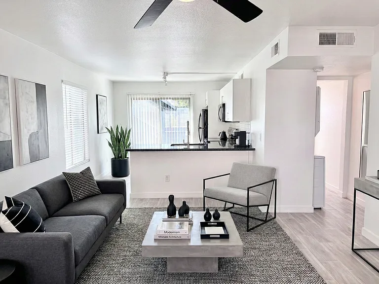 Fairmount Villas — Photo 14