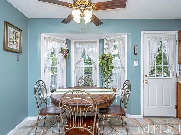 3rd image of 5 Valley View Ct