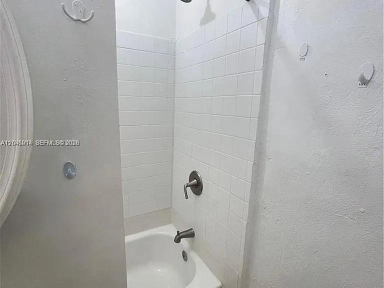 1211 NE 130th St #1 — Photo 6