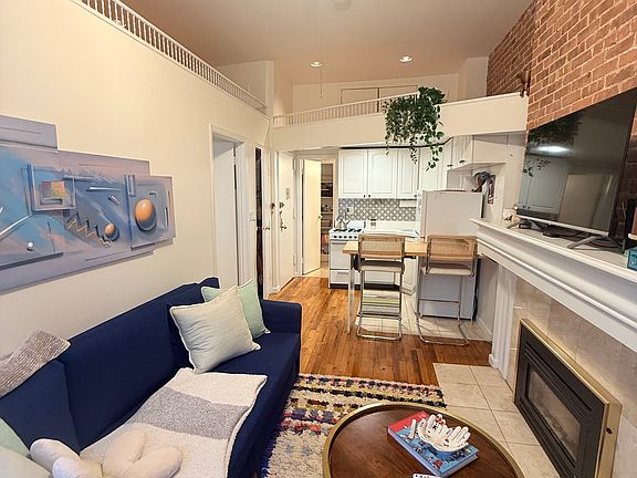 3rd image of 73 W 68th St APT 4