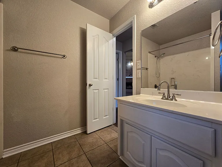 5609 Hunters Ridge Trl — Photo 21