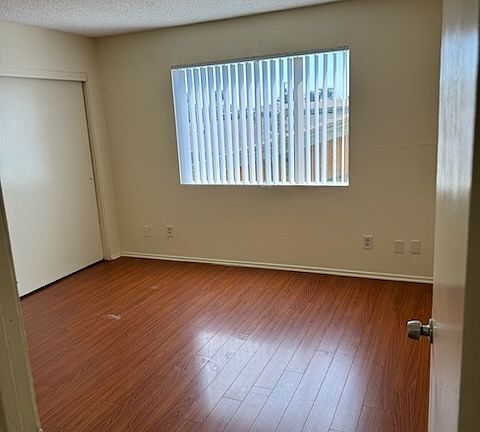 4th image of 1330 E 10th St APT 202