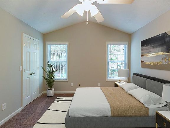 3rd image of 1615 Eagle Dr