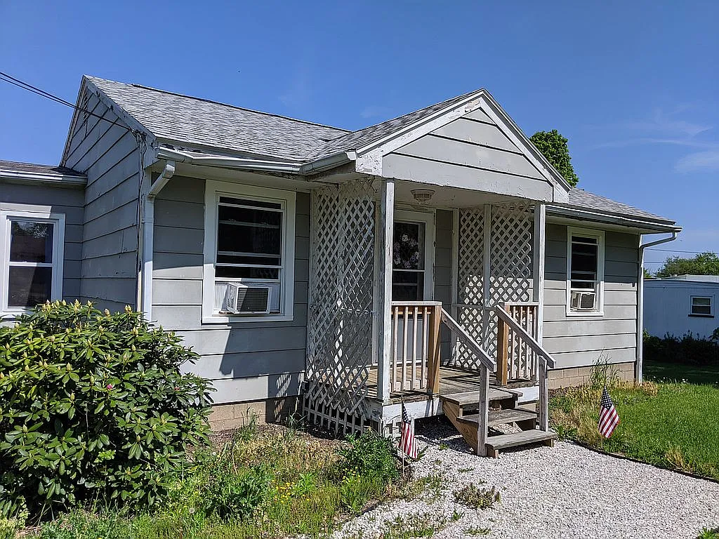 3181 Creek Rd photo 1