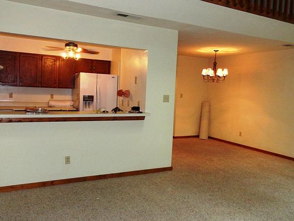 2nd image of 252 Bridgewater Dr
