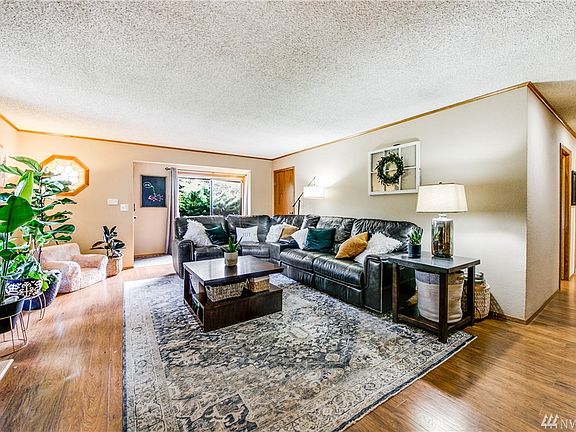 5th image of 9702 Lake Steilacoom Dr SW