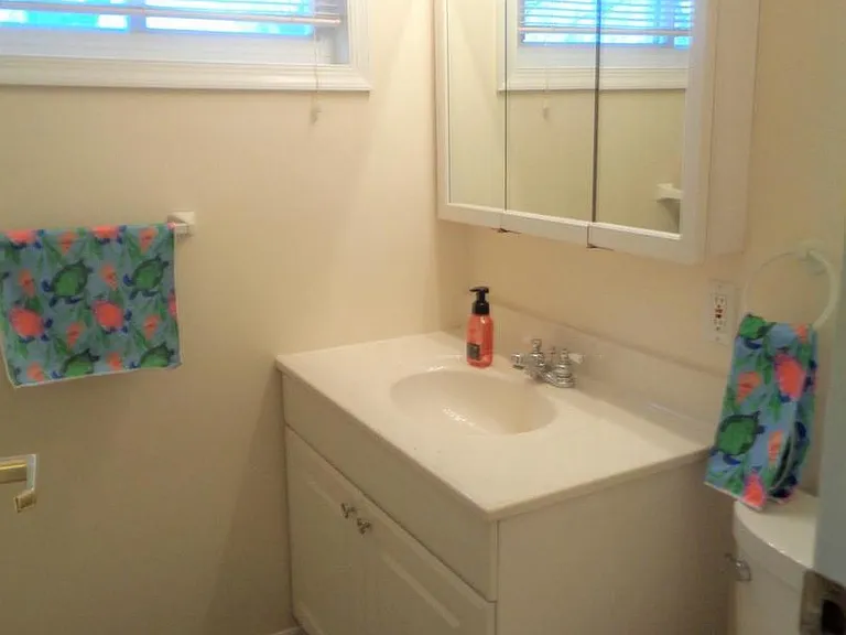 553 Doloro Dr — Photo 10
