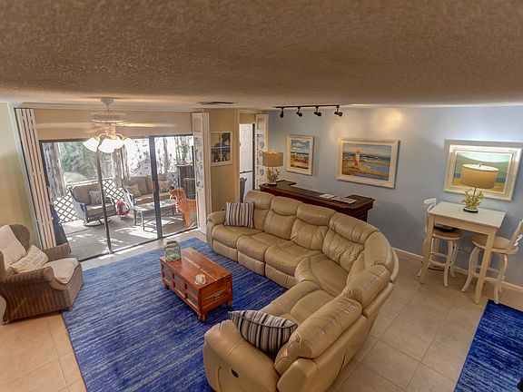 Home For Sale In Lantern Walk