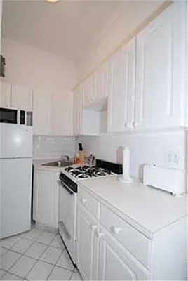 Rented by Buchbinder & Warren | media 6