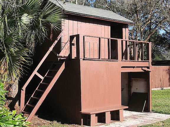 3rd image of 1405 Kumquat Ln