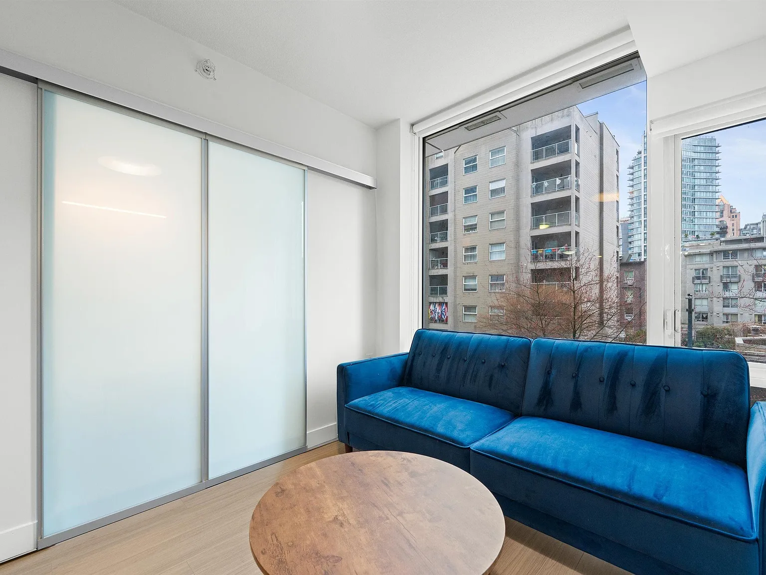 2 bed, 602 sqft, $3,500 — Photo 2