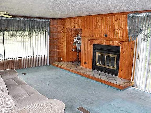 5th image of 14314 Hazeltine Ct