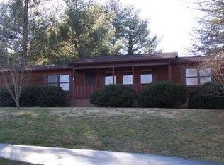 2675 Lake Valley Dr, Cookeville, TN 38506