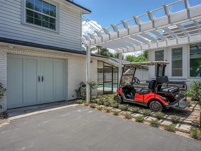1099 Grove Ave — Photo 35