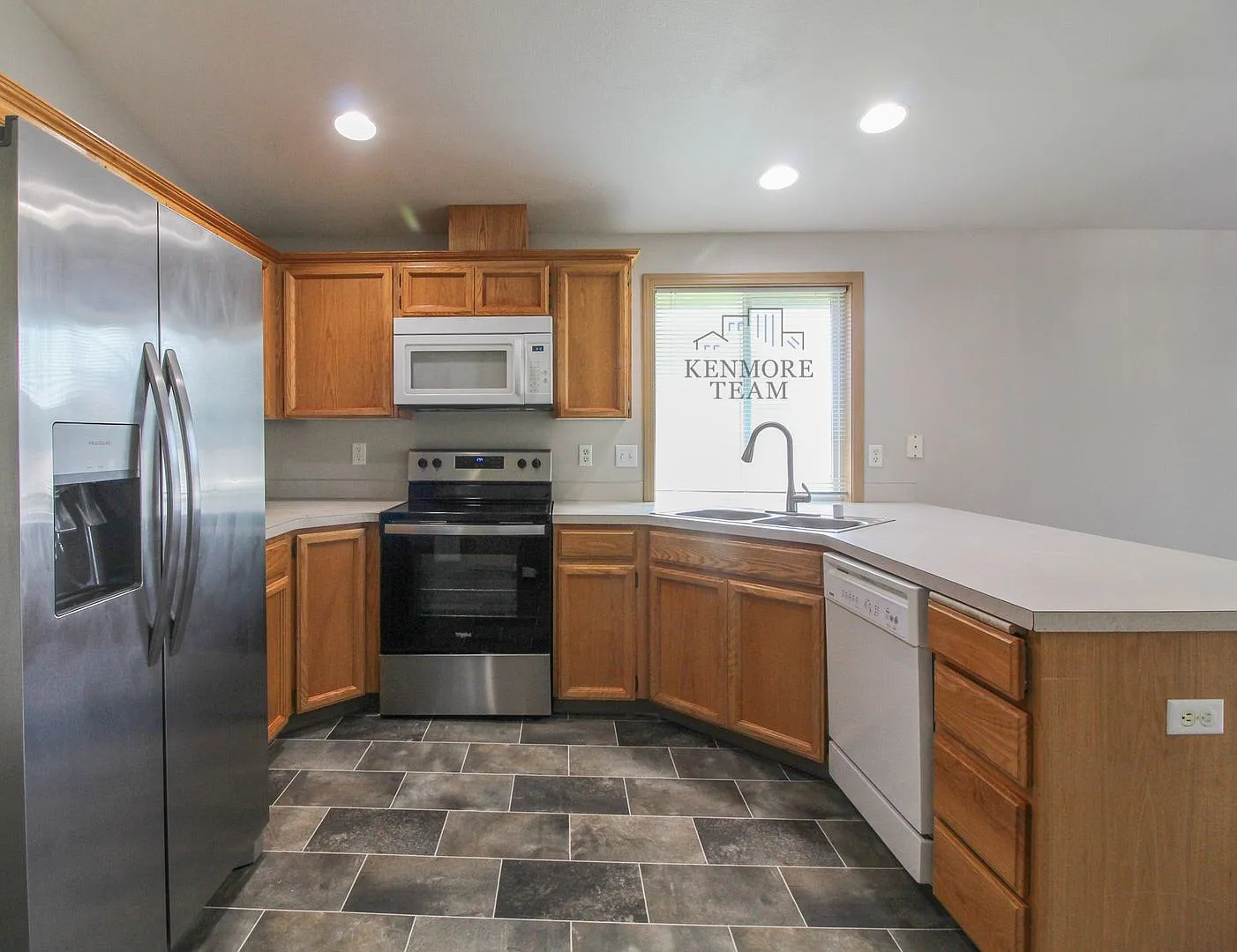 3 Bedroom, 2 Bath Home in Pasco — Photo 3