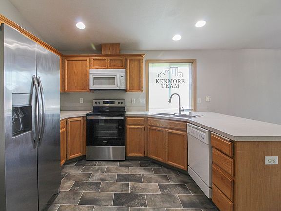 3rd image of 5108 Montague Ln