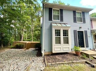 9196 Forest Breeze Ct, Springfield, VA 22152