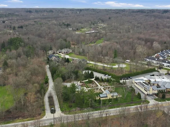 Lancaster Ct, Chagrin Falls, OH 44022