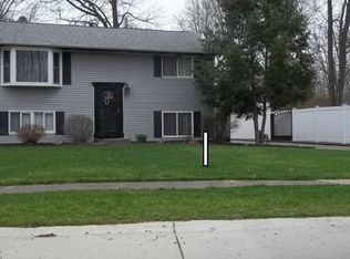 1008 Yarmouth Rd, Grafton, OH 44044