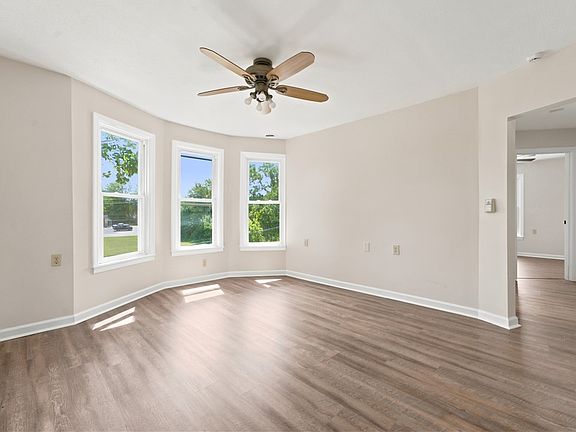 5th image of 801 Vine St