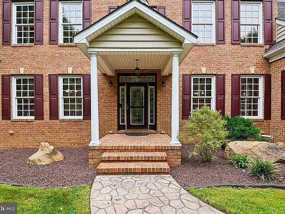 4th image of 11 Walters Way